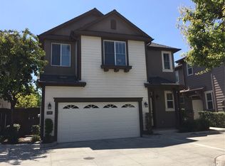 330 Flyers Ln, Tustin, CA 92782