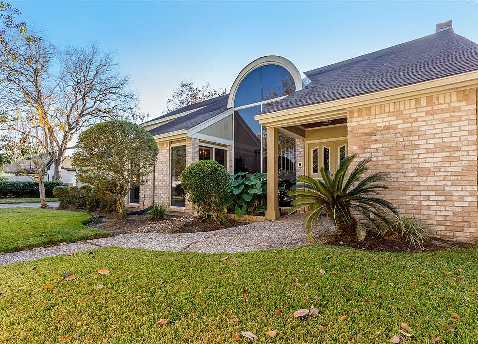 1st image of 3014 Cypress Point Dr