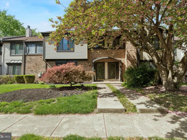 16 Garrison Pl, Newtown, PA 18940