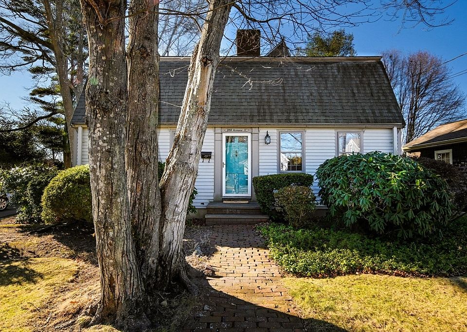 1st image of 1239 Roseanne St