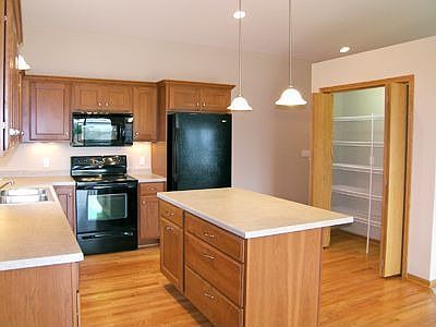 Kitchen, panrty, center Island