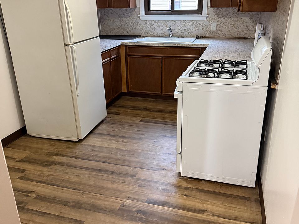 1st image of 2039 E Genesee St #3