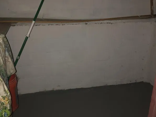 4390 E 143rd St, Cleveland, OH 44128