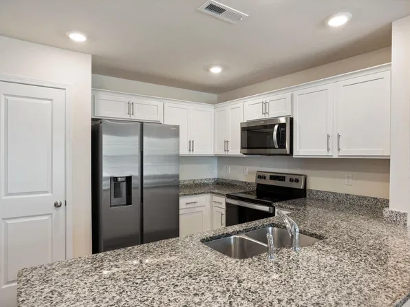23 March Creek Dr, Fuquay Varina, NC 27526