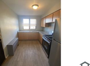 7704 S Jeffery Blvd #3N, Chicago, IL 60649