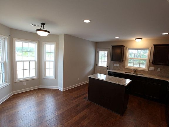 Eat-In Kitchen