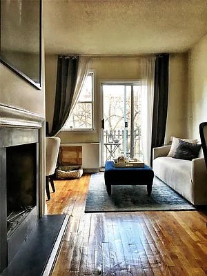 Sold by R New York | media 4