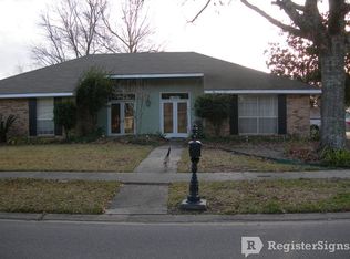 100 Dove Cir, Lafayette, LA 70508