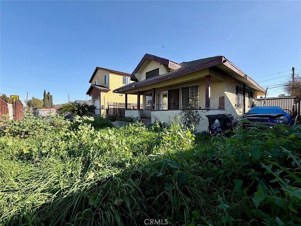 2nd image of 210 W 88th Pl