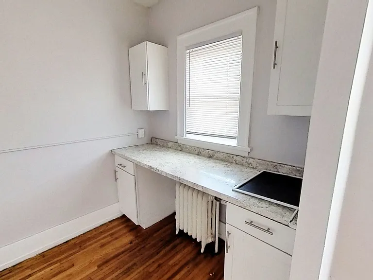 49 Troup St — Photo 11