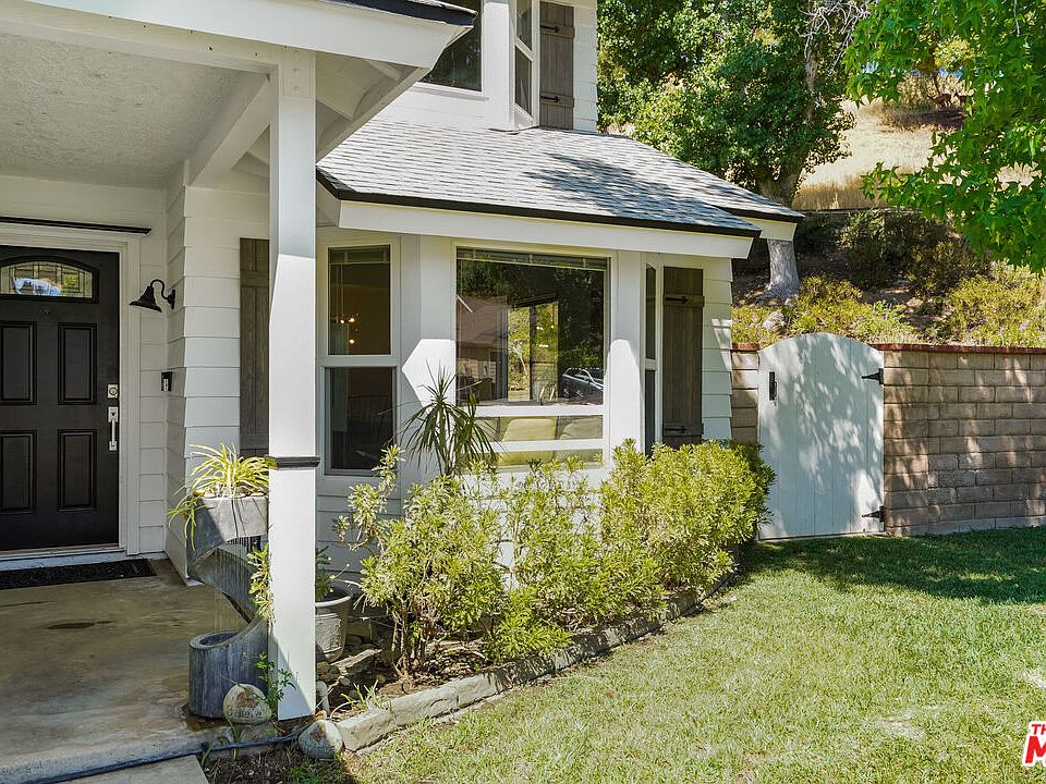 1st image of 32233 Green Hill Dr