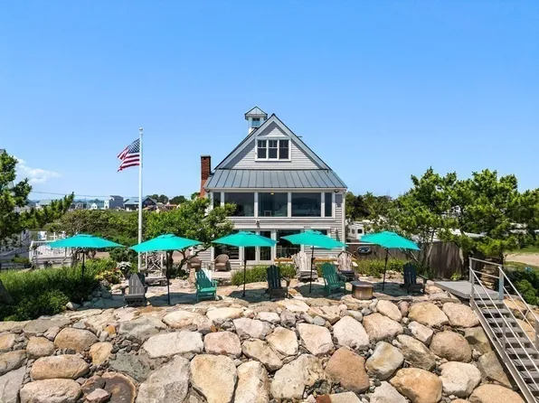 56 Cove St, Marshfield, MA 02050