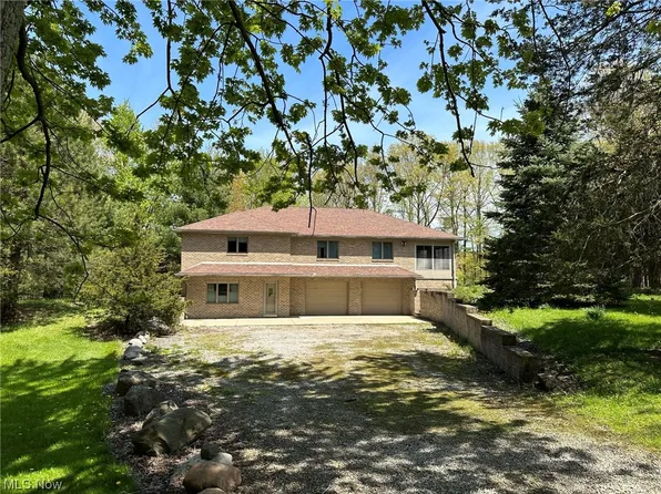 9947 Gifford Rd, Amherst, OH 44001