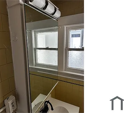 1529 W 37th Pl — Photo 9