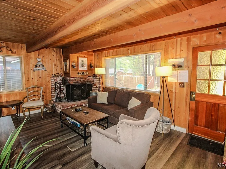 202 W Sherwood Blvd — Photo 4