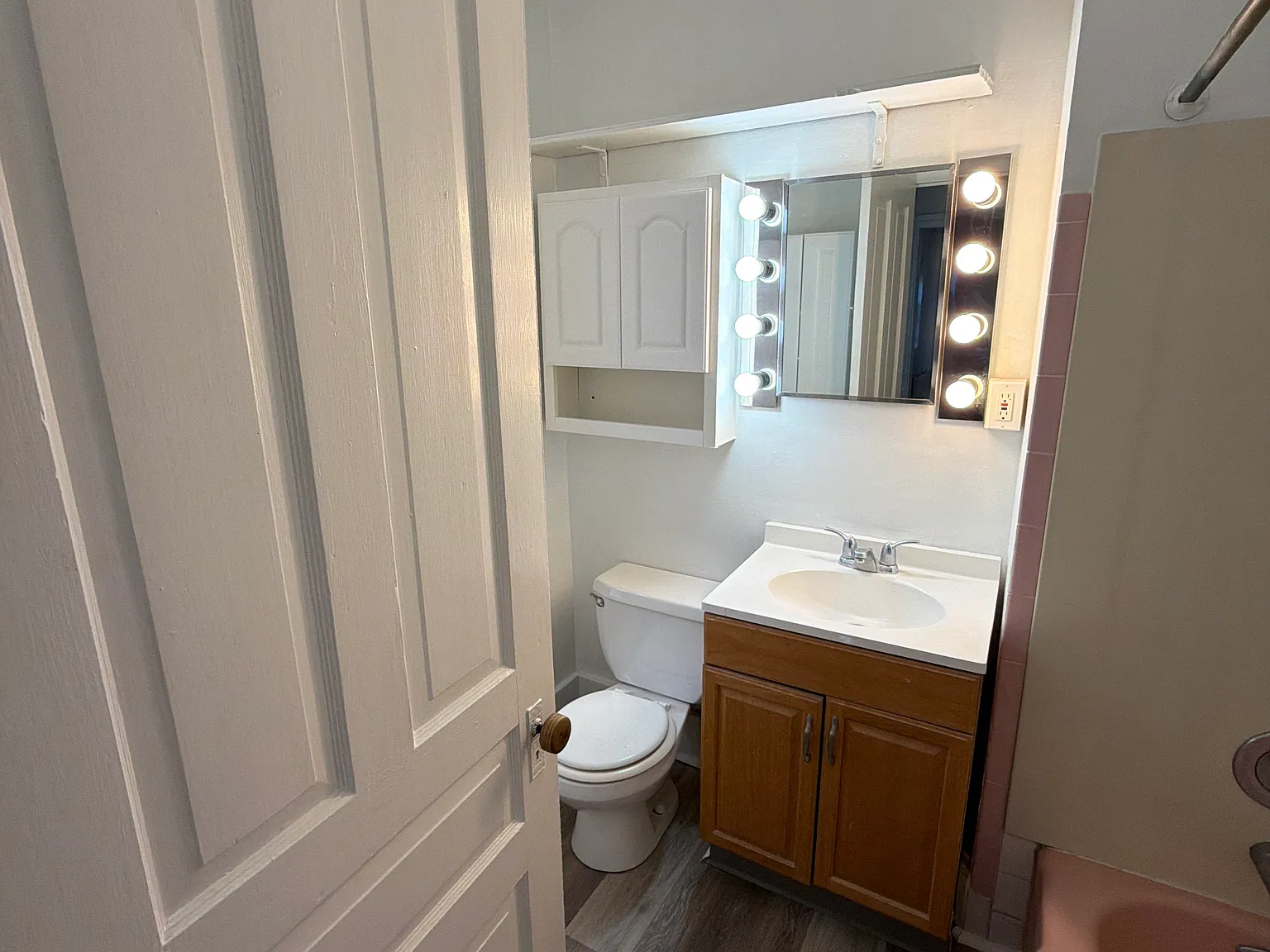 236 W Pomfret St — Photo 3