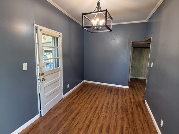 307 S Green St, Dexter, GA 31019