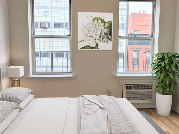 441 West 50th Street image 6 of 16