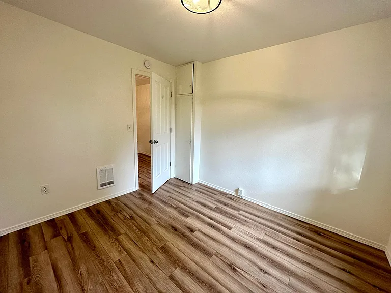 712 NE 2nd Ave — Photo 8