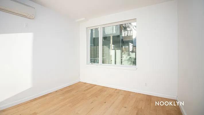 Rented by Nooklyn NYC LLC | media 21