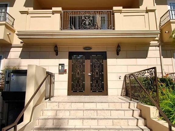 4th image of 11911 Mayfield Ave #M302