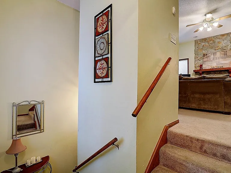 1128 NE Barnes Dr — Photo 9