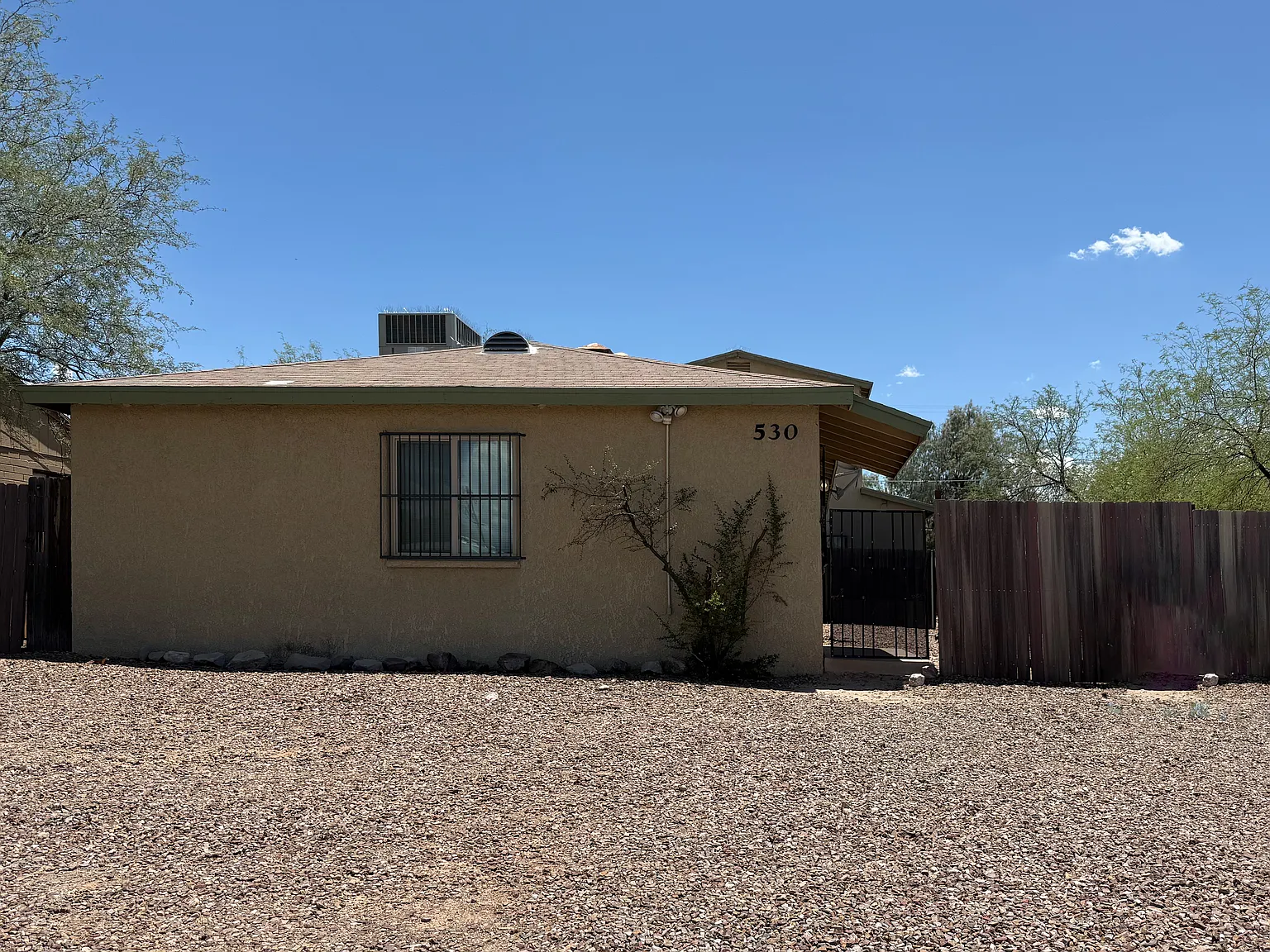 530 E Linden St — Photo 1
