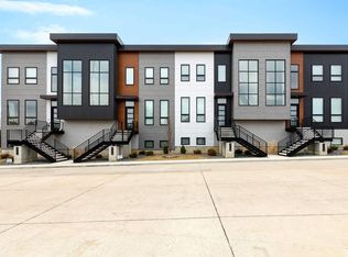 3259 Palmer Hills Ct, Bettendorf, IA 52722