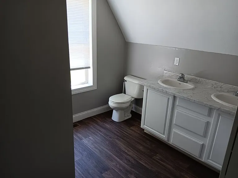 1306 S Limestone St — Photo 10