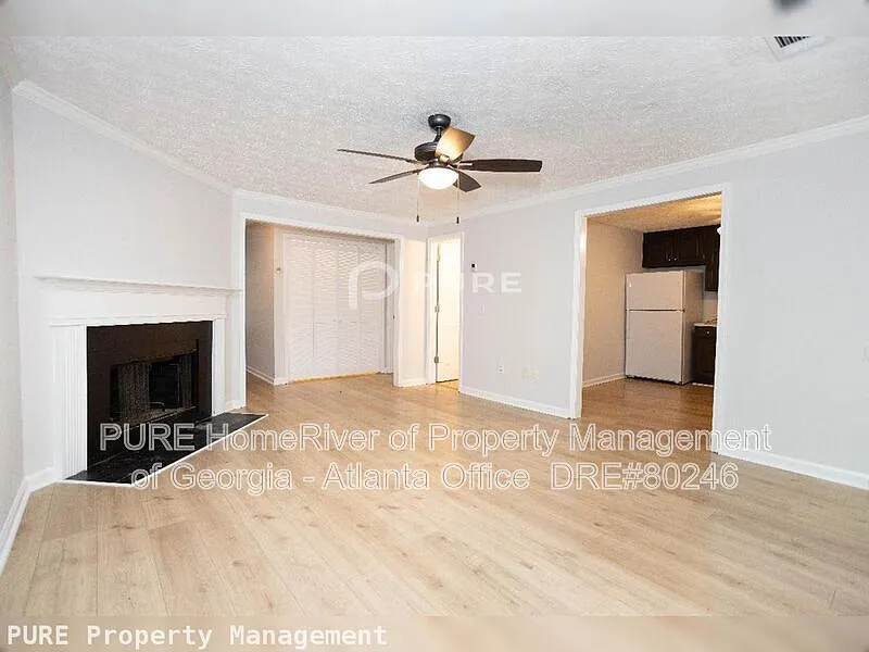 3 bed, 2.0 bath, 1248 sqft, $1,795 — Photo 4