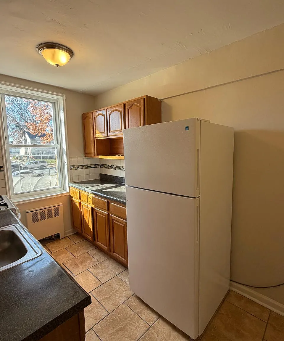 2 bed, $1,800 — Photo 4
