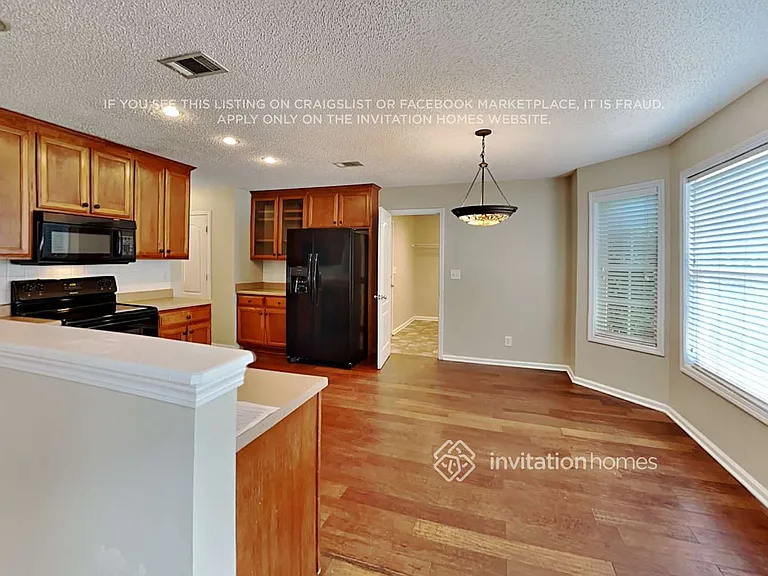 3026 Lincoln Log Way — Photo 9