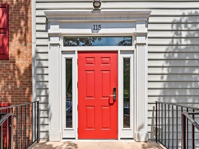 115 Prosperity Ave SE #C — Photo 1