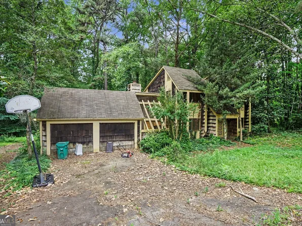 5230 Essex Farms Ct, Stone Mountain, GA 30088