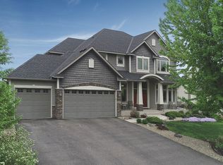 2070 Valley Creek Ln, Shakopee, MN 55379