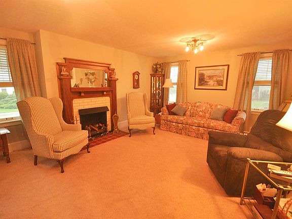 3rd image of 12 White Ave