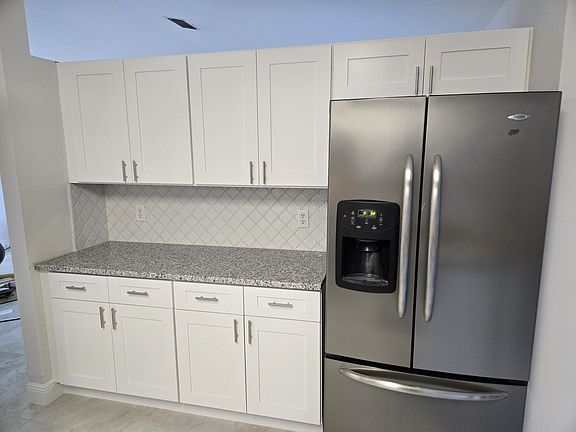 3rd image of 1115 Gardanne Ct