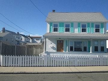 A very happy house!