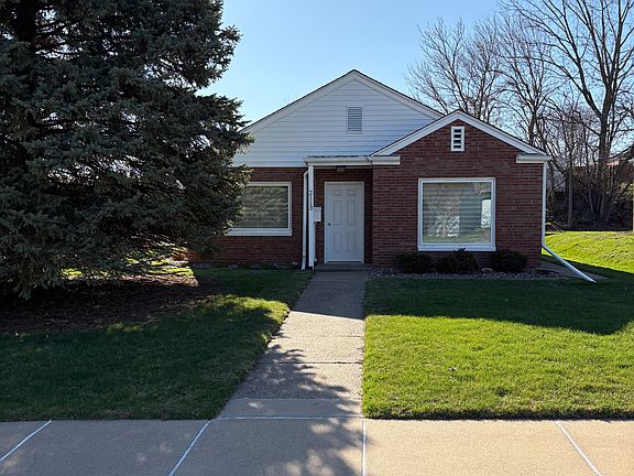 2nd image of 2113 Broadlawn Rd