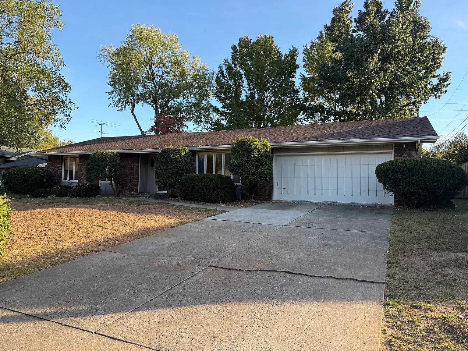 3 bed, 2045 sqft, $1,795 — Photo 1
