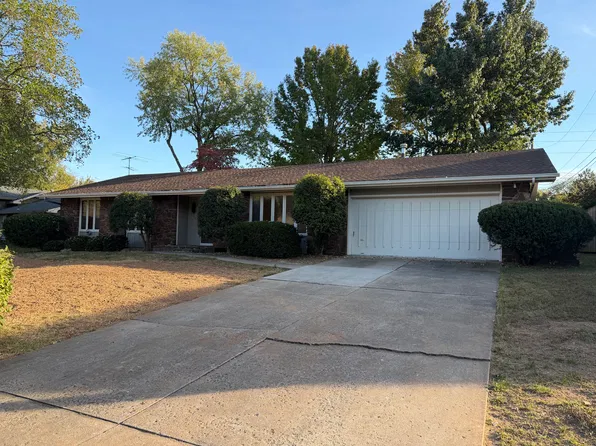 2512 E Cambridge St, Springfield, MO 65804