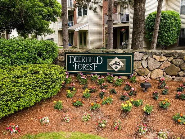 9 Thoreau Ct APT 13, Natick, MA 01760