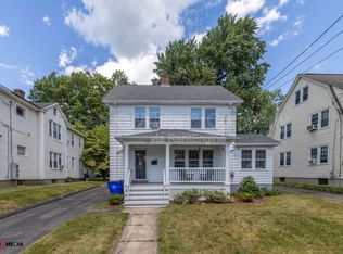 54 Fennbrook Rd, West Hartford, CT 06119