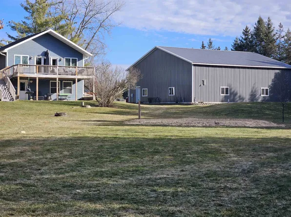 S2579 County Road V, Reedsburg, WI 53959