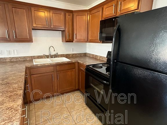 5th image of 2416 W Coolidge St Unit B