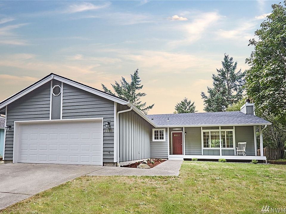 1st image of 1922 Lake Dr SW