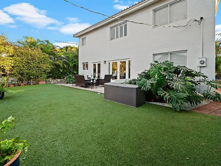 1211 Algeria Ave — Photo 30