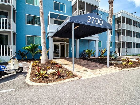 2700 Coconut Bay Ln