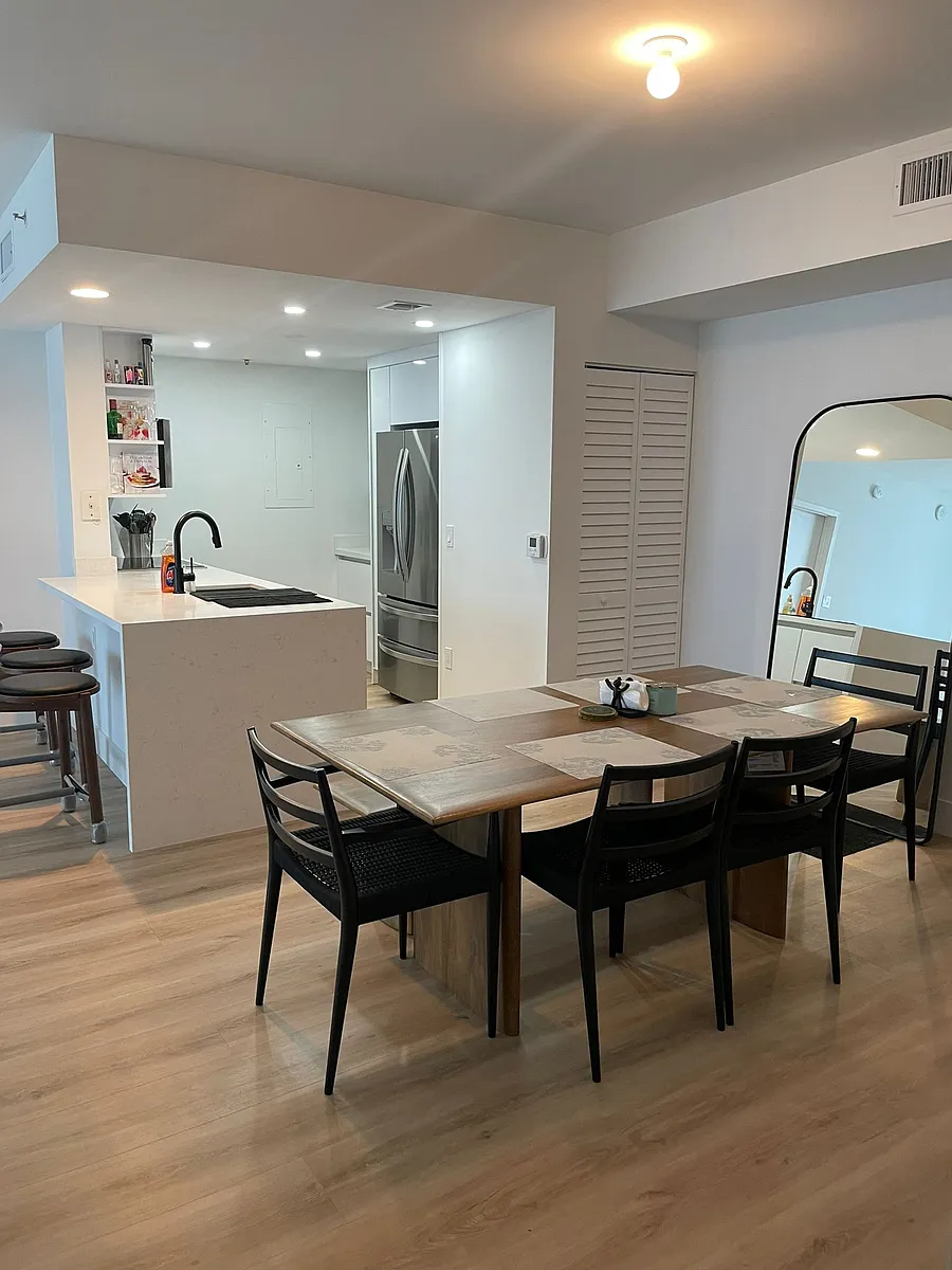Building Photo - 275 NE 18th St #Penthouse 05