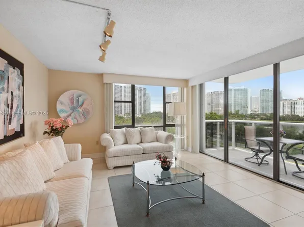 3625 N Country Club Dr APT 603, Aventura, FL 33180